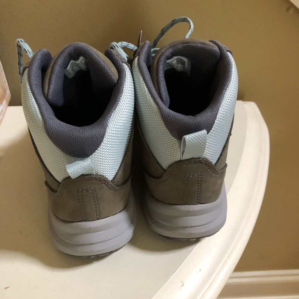 MERRELL Ontario 2 Mid Waterproof Grey Hiking Boots NWT - Picture 5 of 6